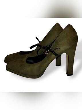 Newport News Olive Suede Mary Jane Block Heels